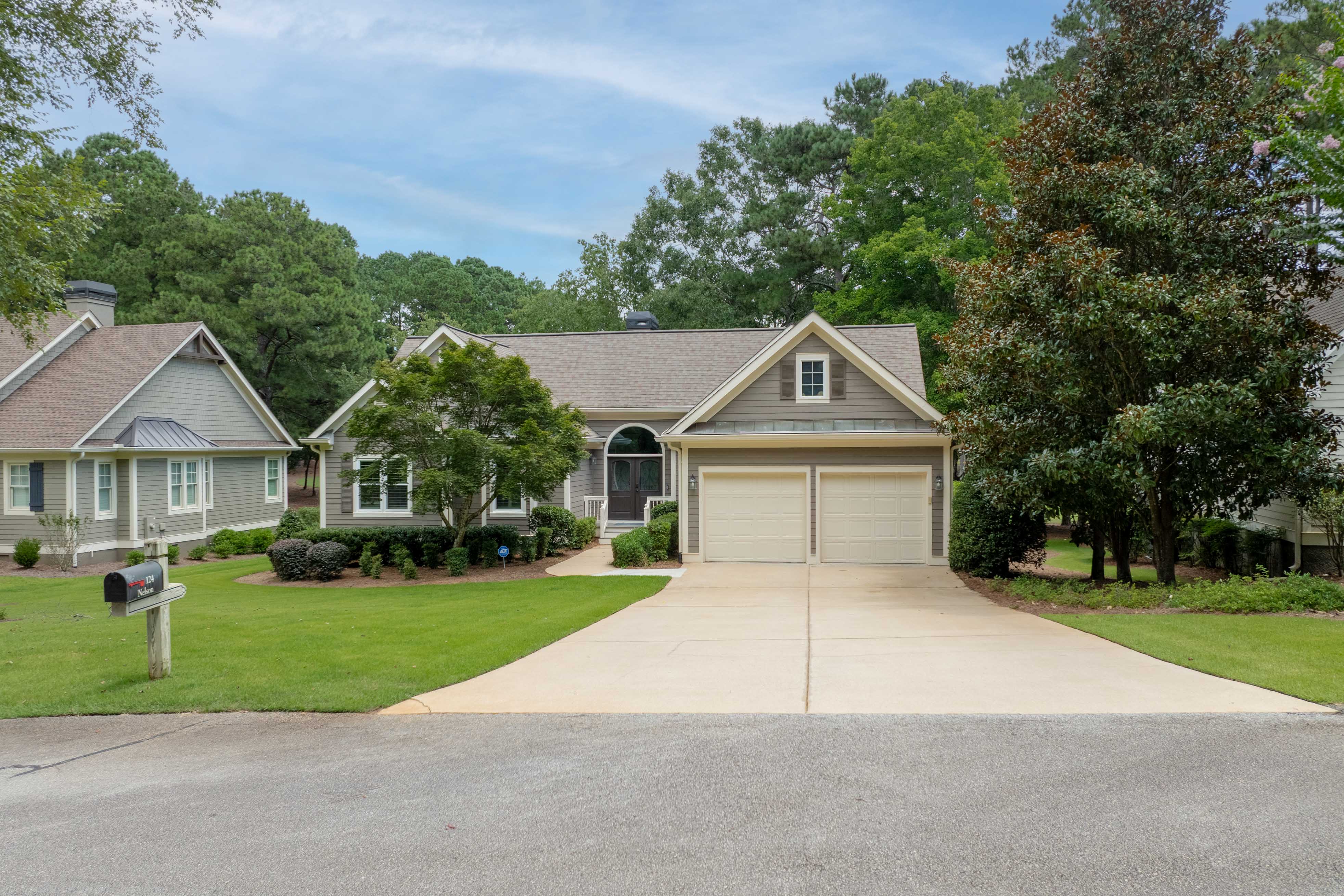 124 Oakton North image 1
